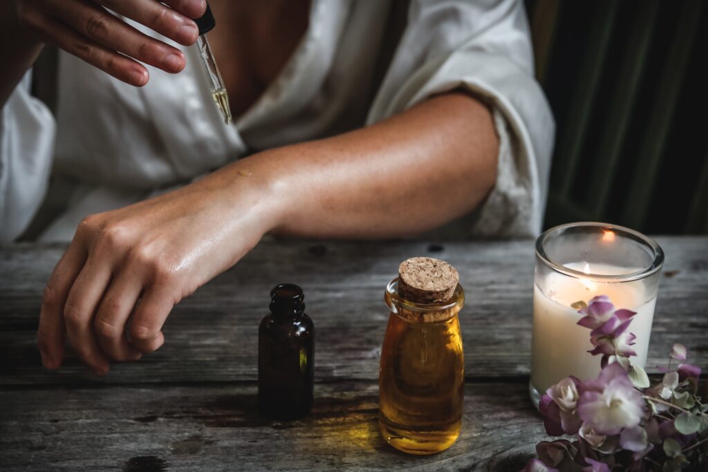 Huile végétale bio de nigelle : découvrez ses bienfaits surprenants